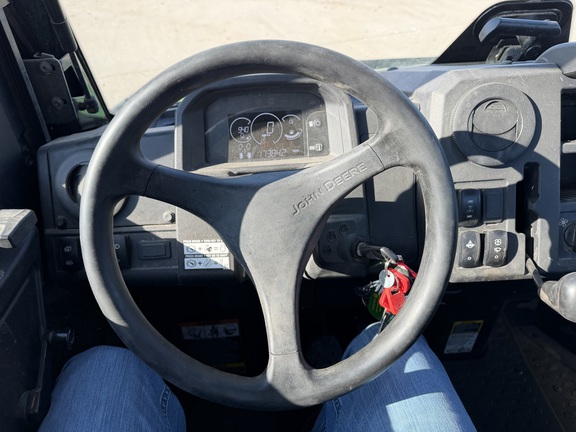2023 John Deere XUV 835M - Photo22