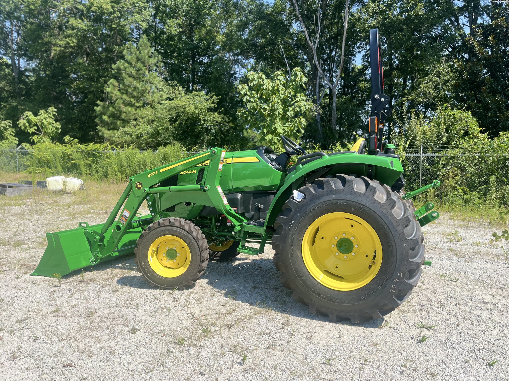 2025 John Deere 4044M Image 2