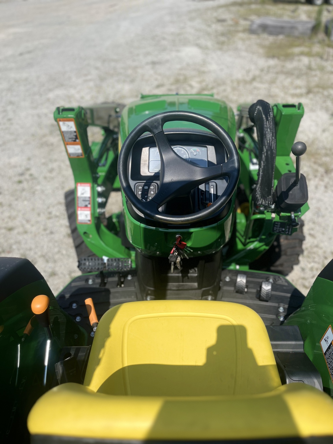 2025 John Deere 4044M Image 4