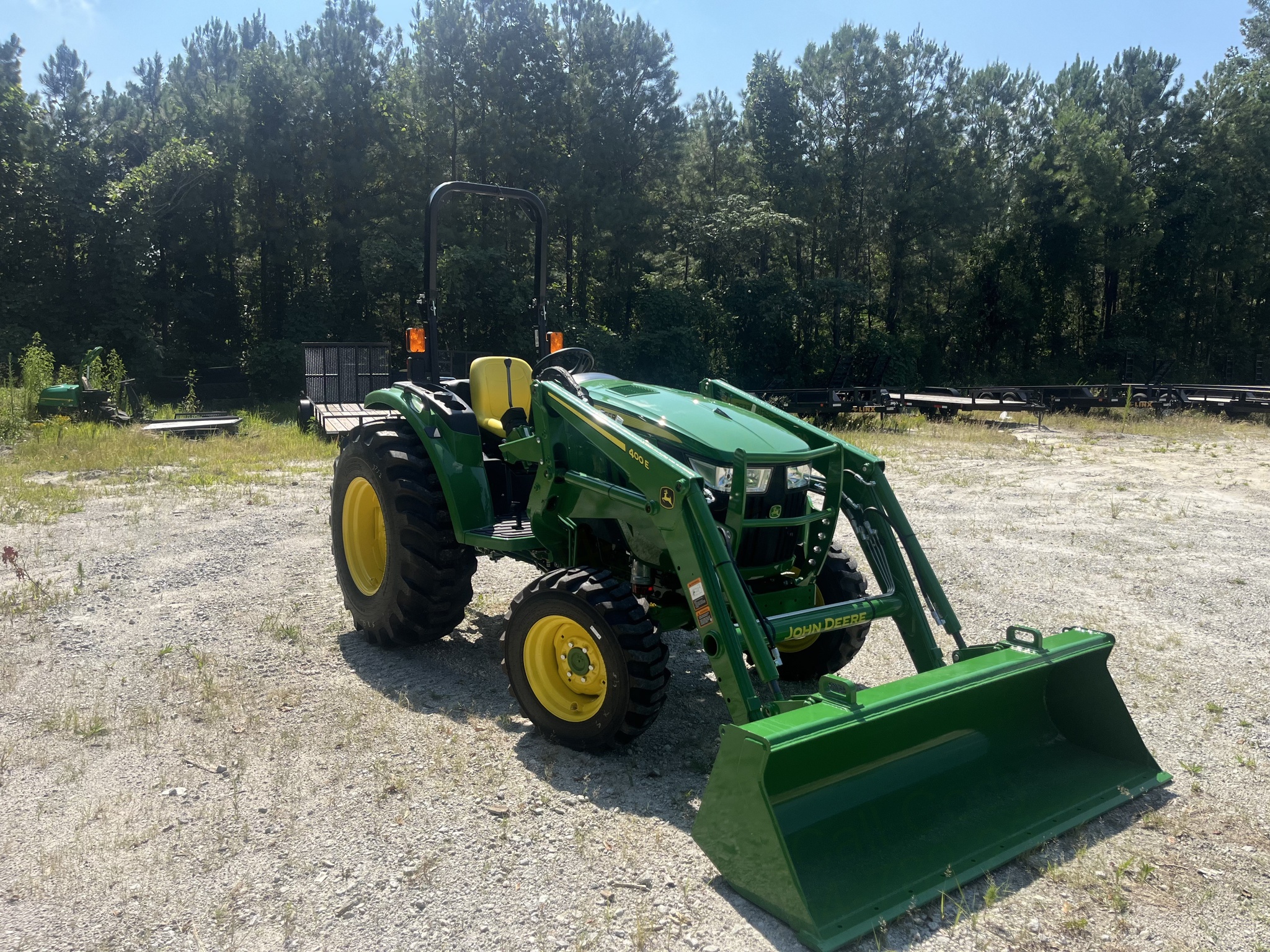 2025 John Deere 4044M Image 9