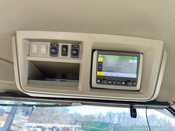 2025 John-Deere 8R 280