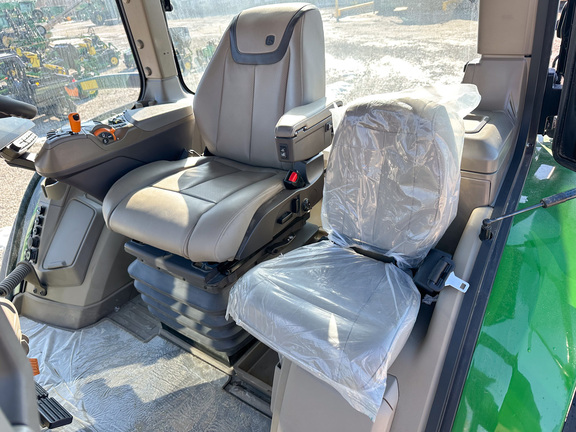 2025 John-Deere 8R 280