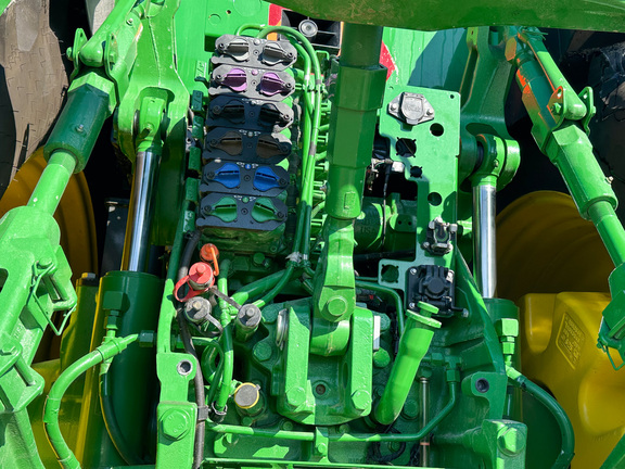 2025 John-Deere 8R 280