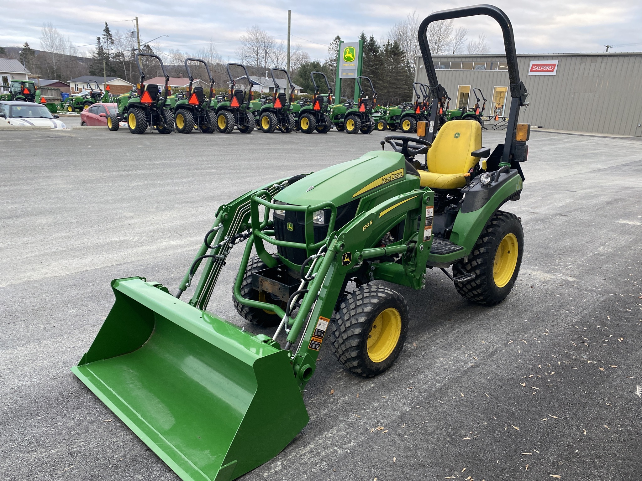 2021 John Deere 2025R Image 1