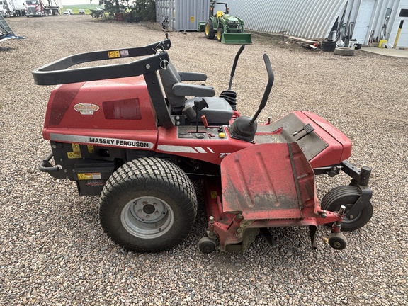 Used 2013 Massey Ferguson ZT33 Zero Turn Mowers at Horizon Ag & Turf in Vermilion, AB - Photo2