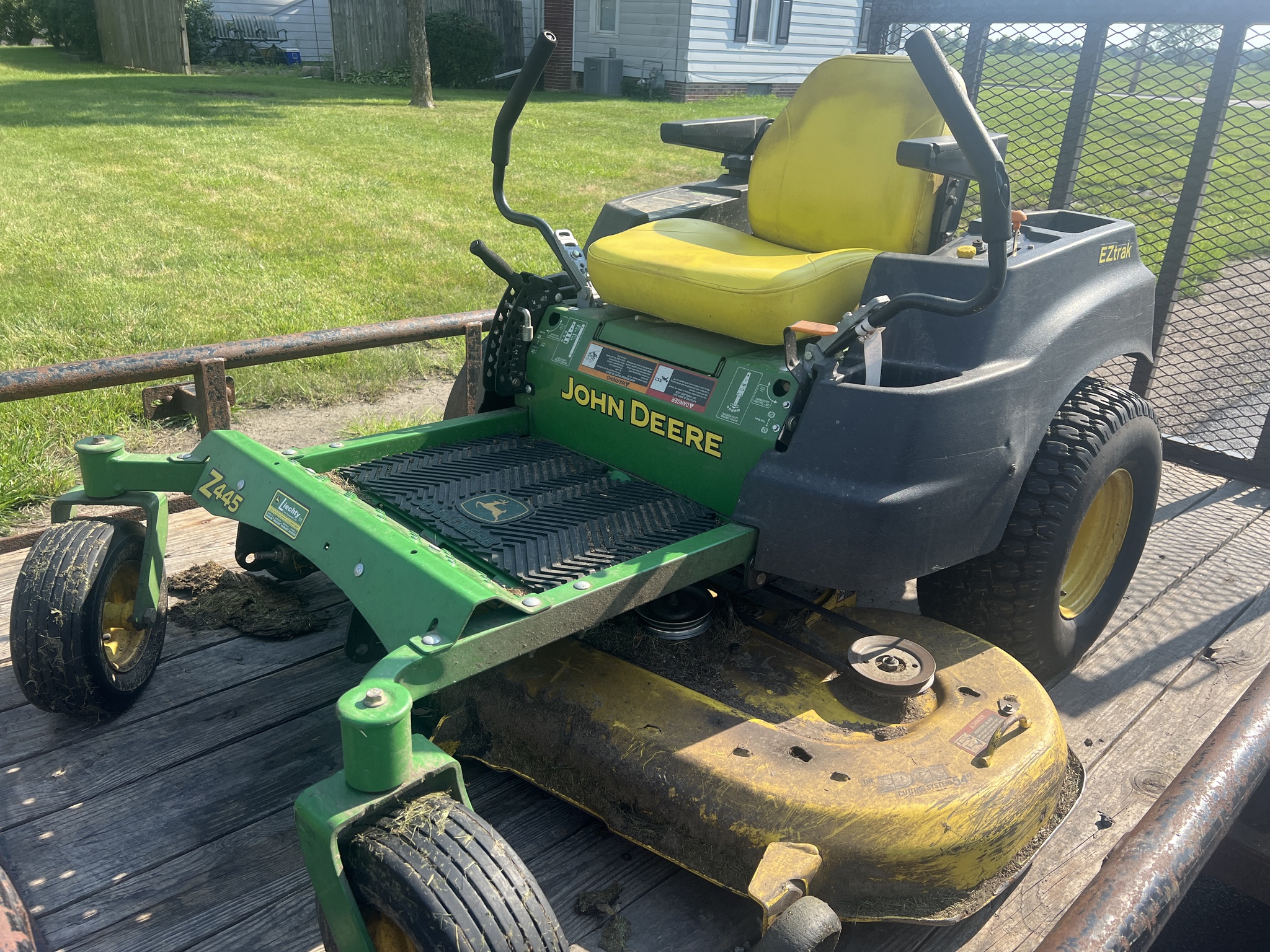 2012 John Deere Z445 Image 2