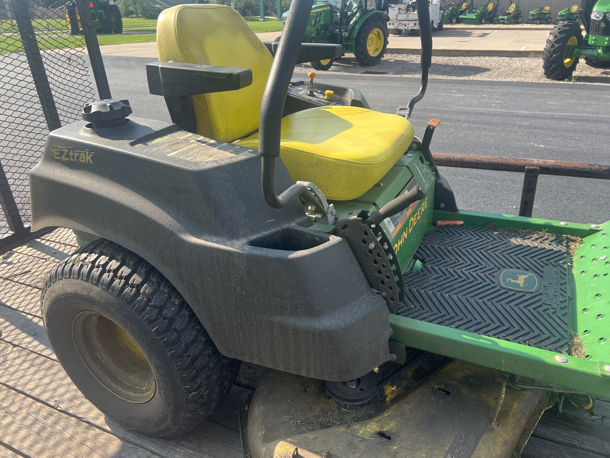 2012 John Deere Z445 Image 6