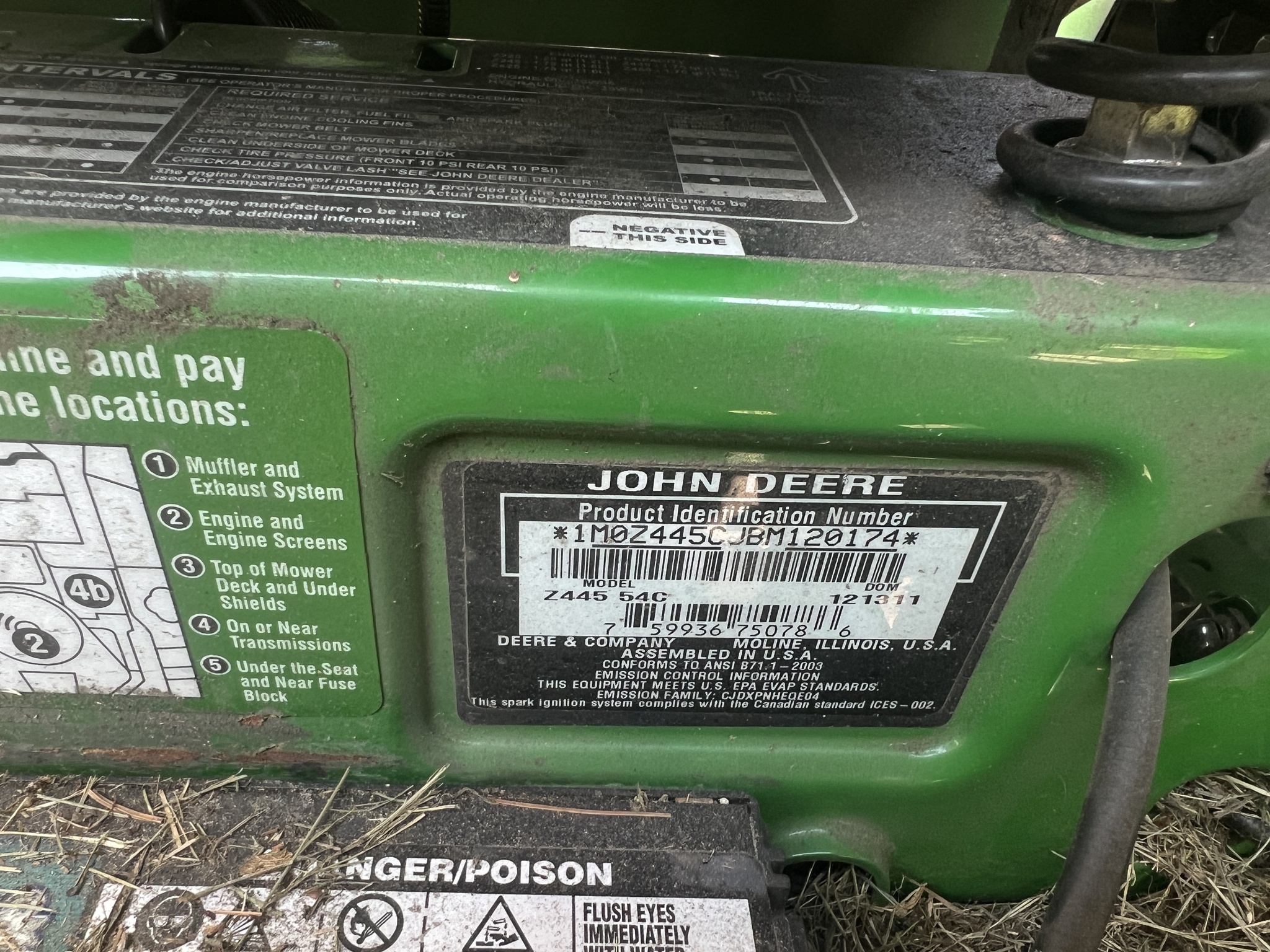 2012 John Deere Z445 Image 8
