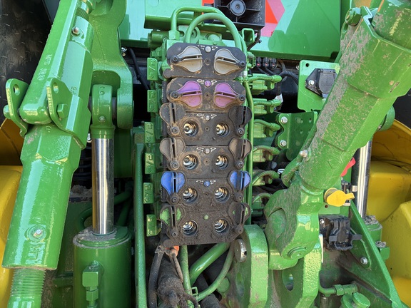 2025 John Deere 8R 410 (13th thumbnail)