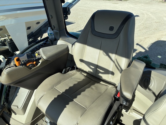 2025 John Deere 8R 410 (22nd thumbnail)