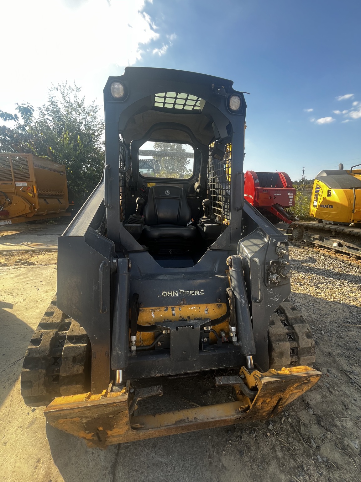 2021 John Deere 317G Image 3