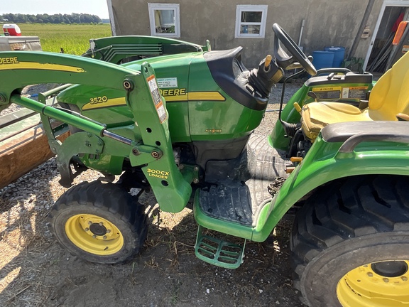 Photo of 2008 John Deere 3520
