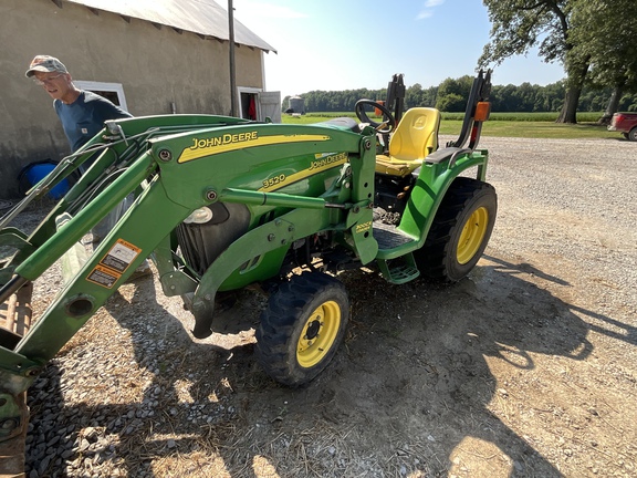 Photo of 2008 John Deere 3520
