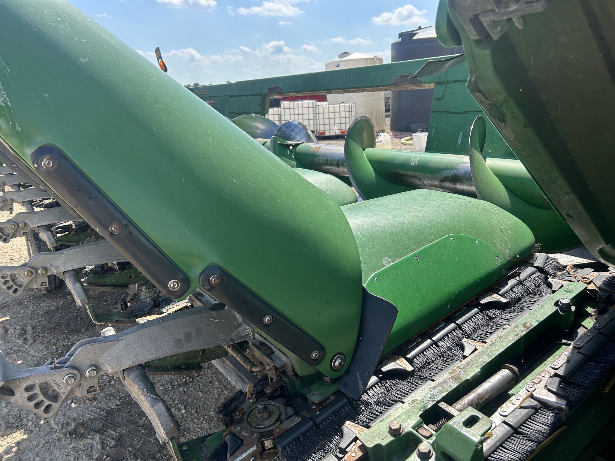 2008 John Deere 608C Image 4