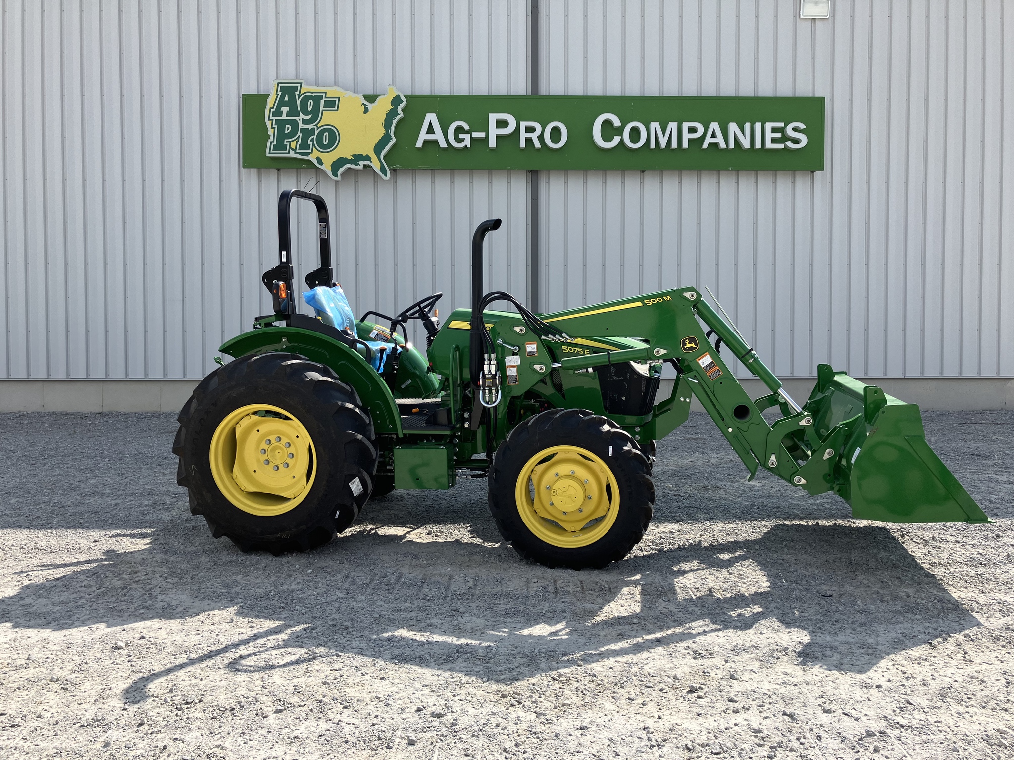 2025 John Deere 5075E Image 1