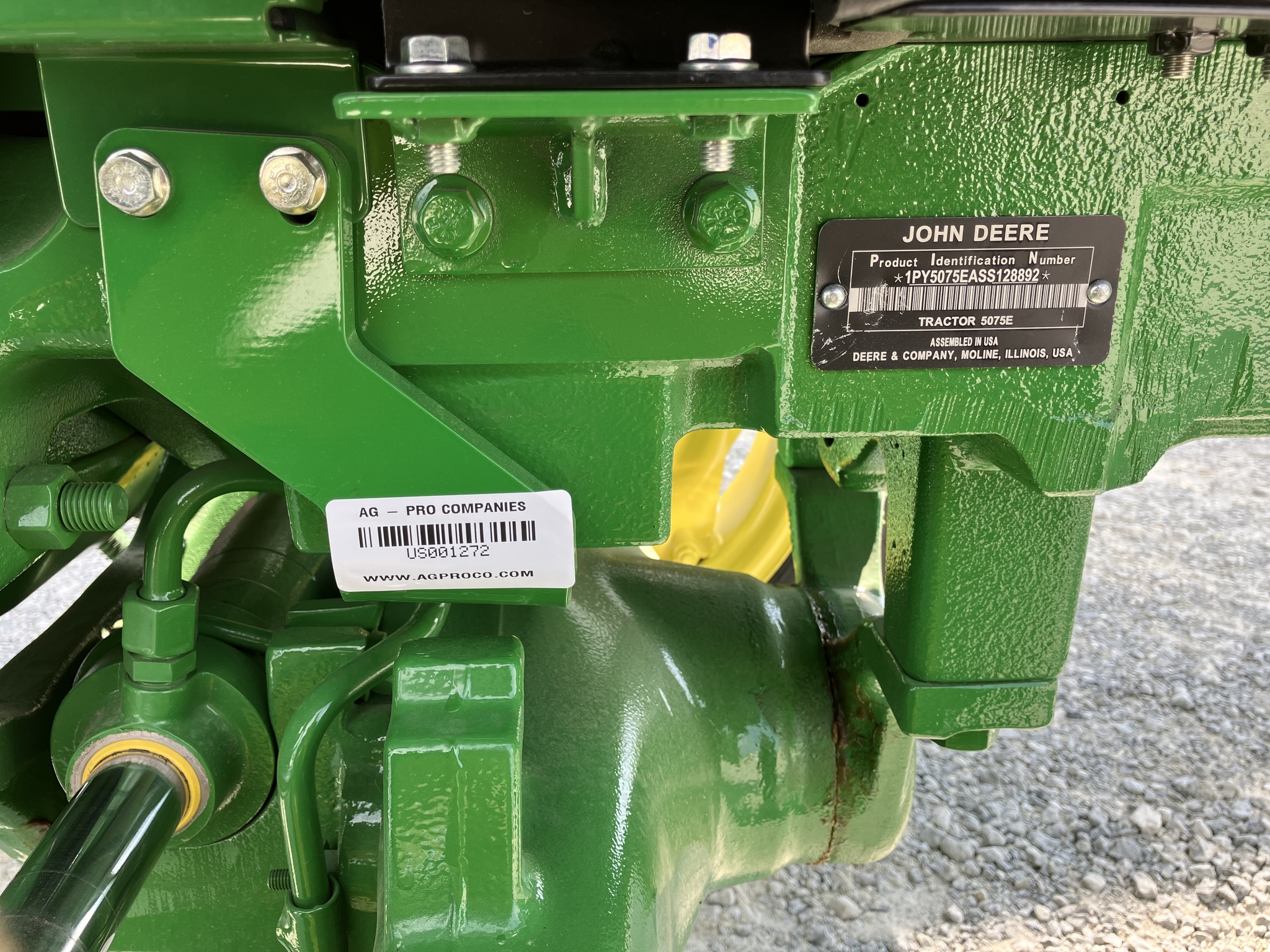 2025 John Deere 5075E Image 8