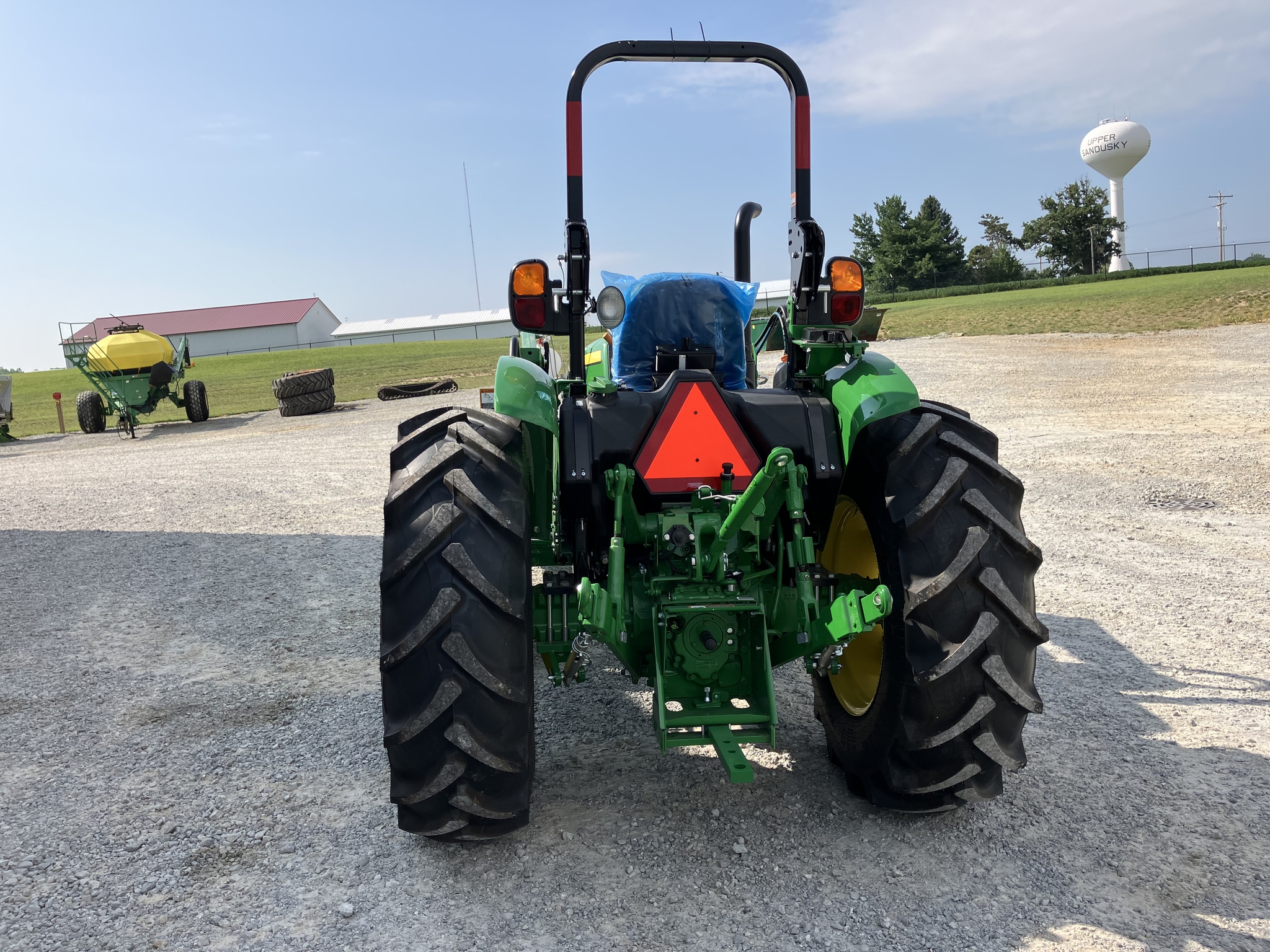 2025 John Deere 5075E Image 7