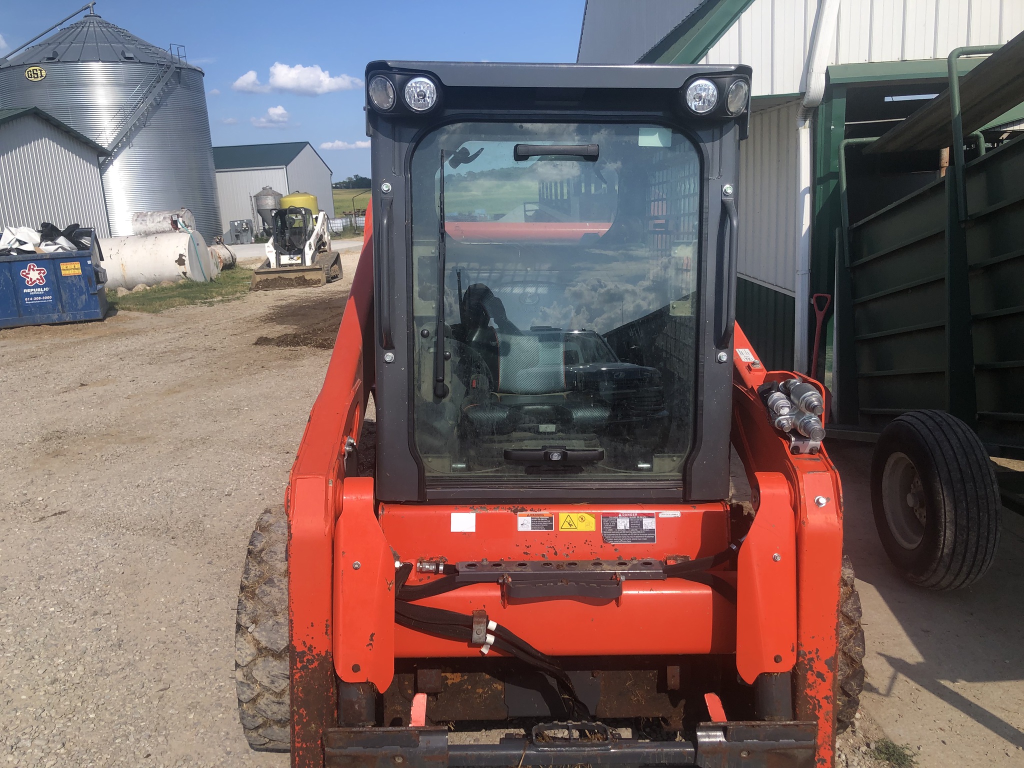 2023 Kubota Ssv75 Image 8