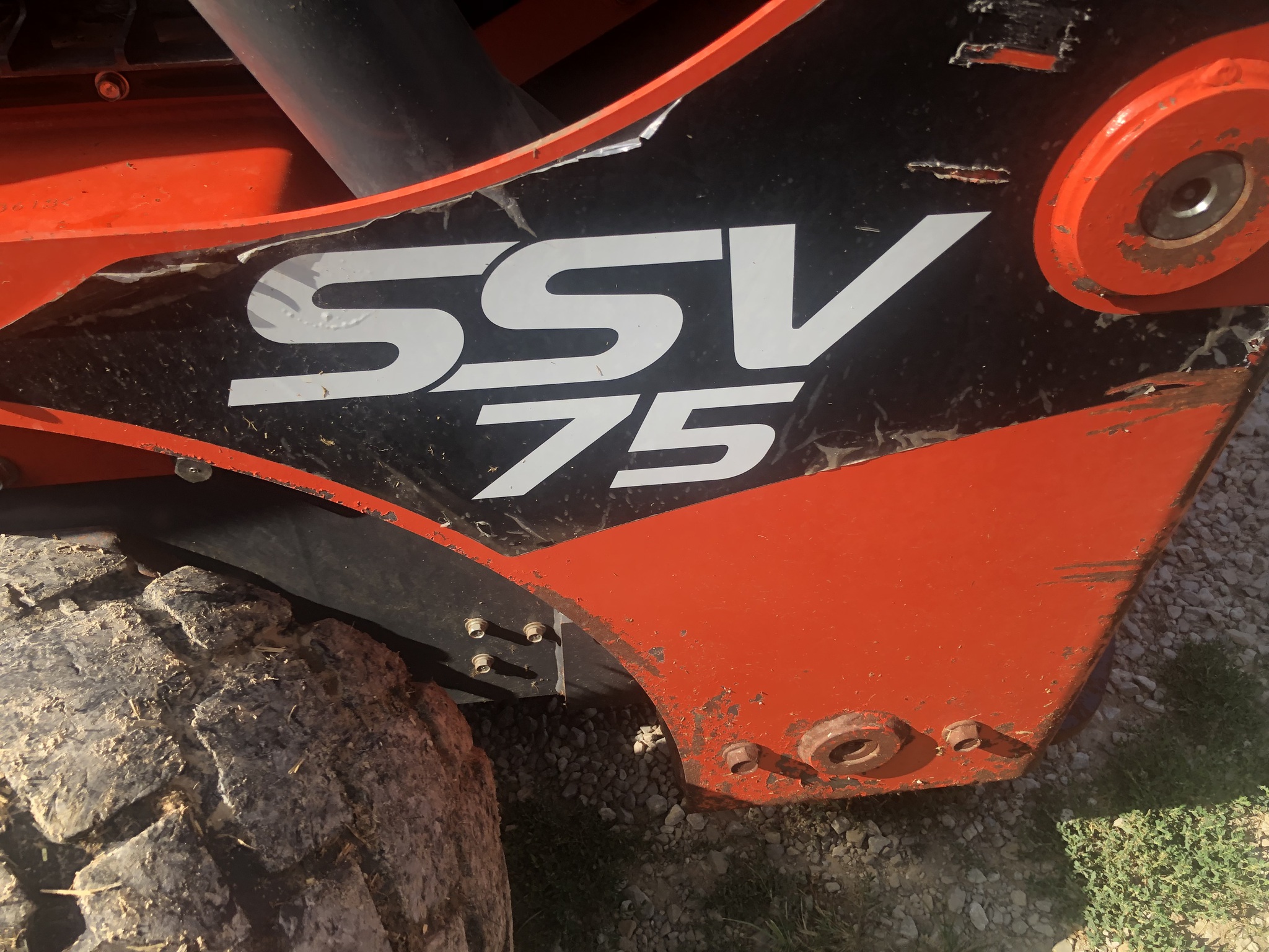 2023 Kubota Ssv75 Image 14