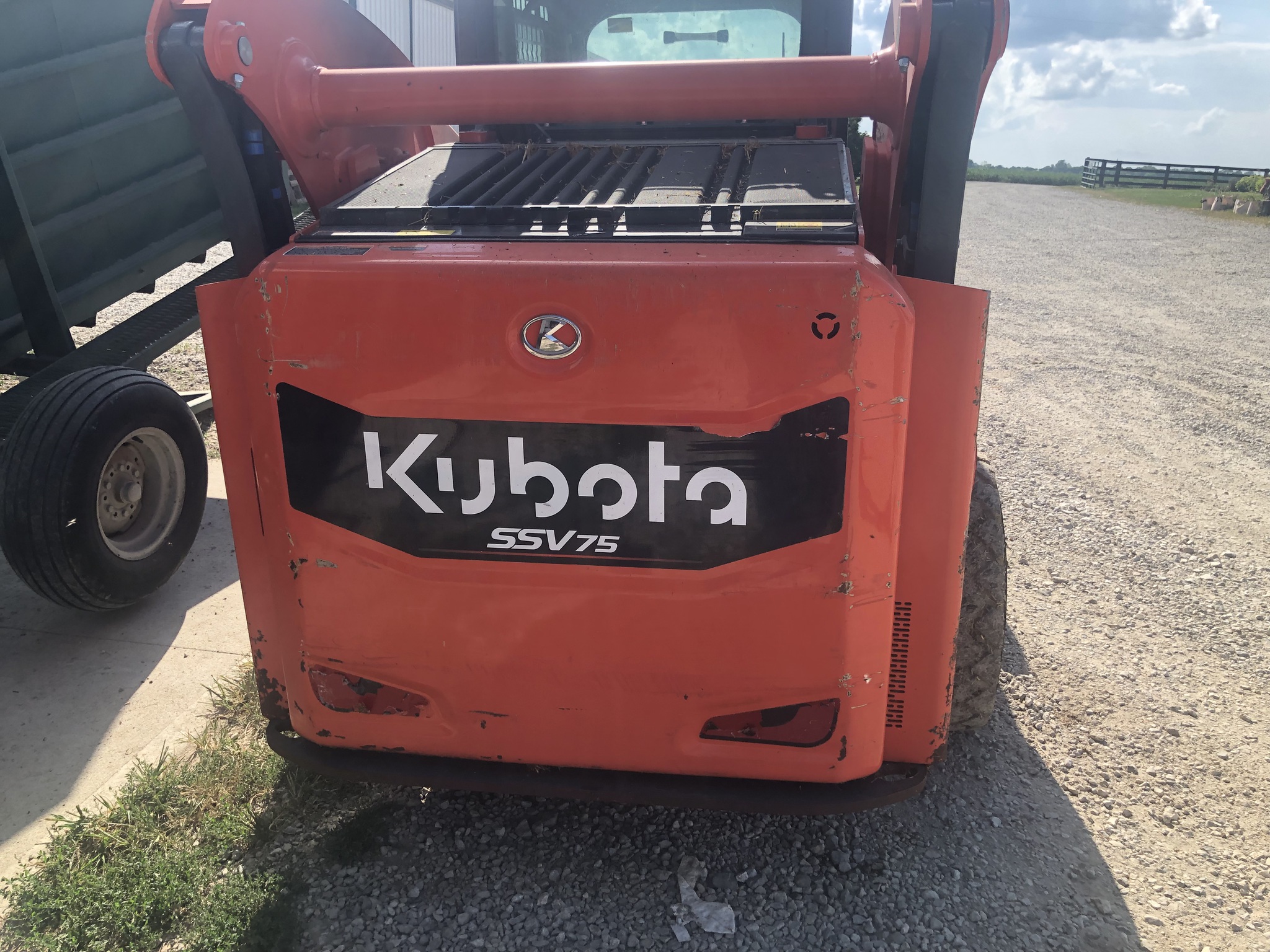 2023 Kubota Ssv75 Image 16