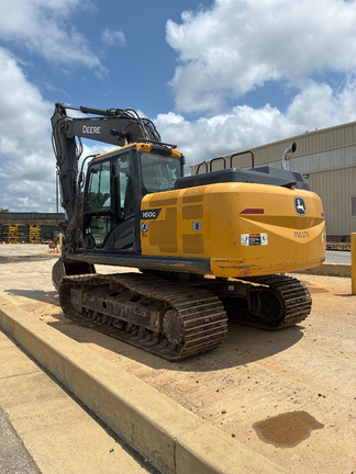 2022 John Deere 160G LC