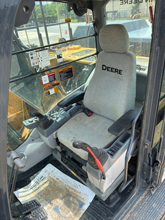 2022 John Deere 160G LC