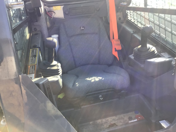 2021 John Deere 333G Photo 2