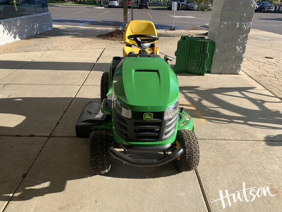 Photo of 2025 John Deere S220