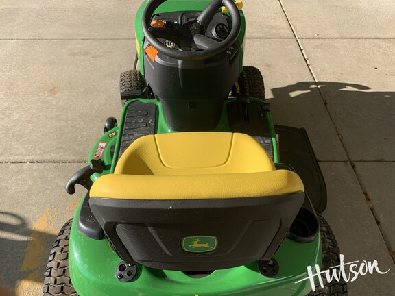 Photo of 2025 John Deere S220