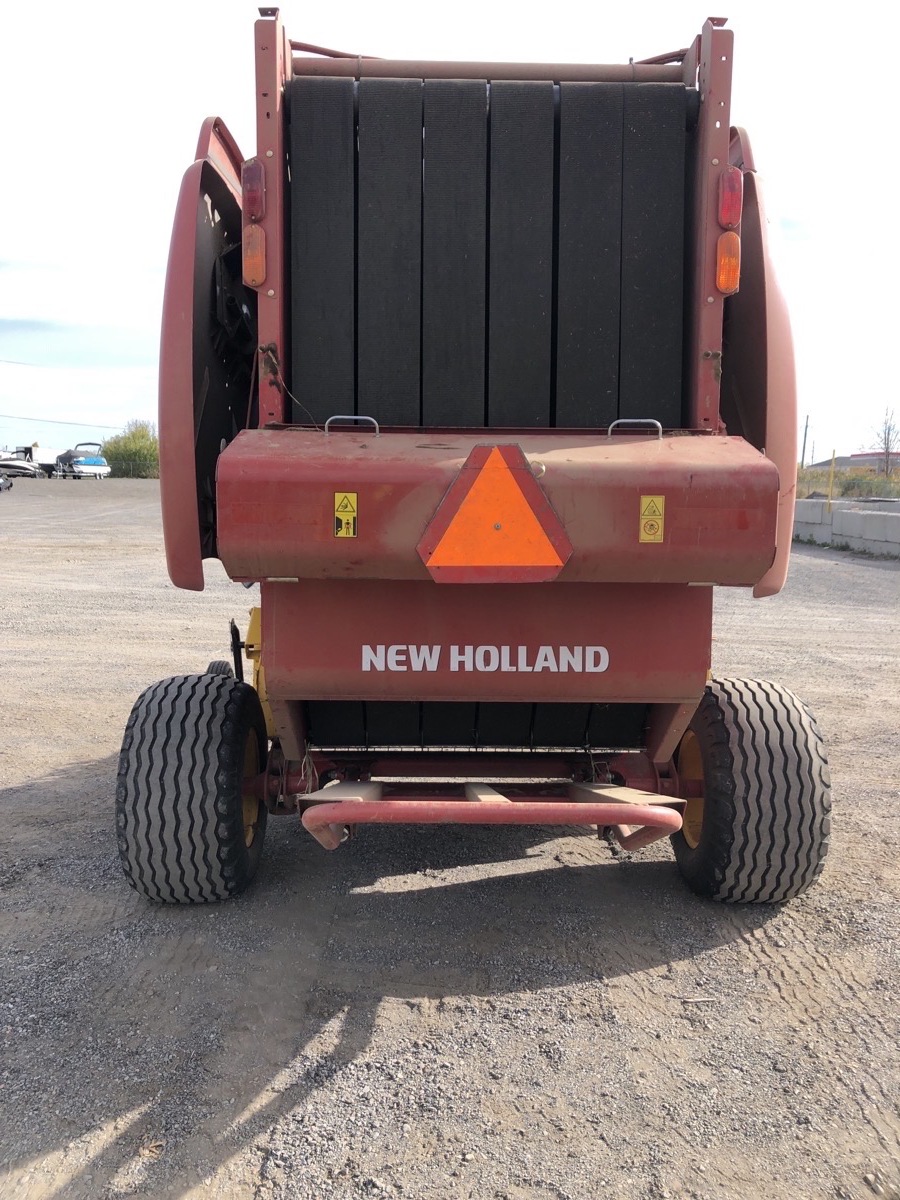 2018 New Holland Rollbelt 460 Image 4