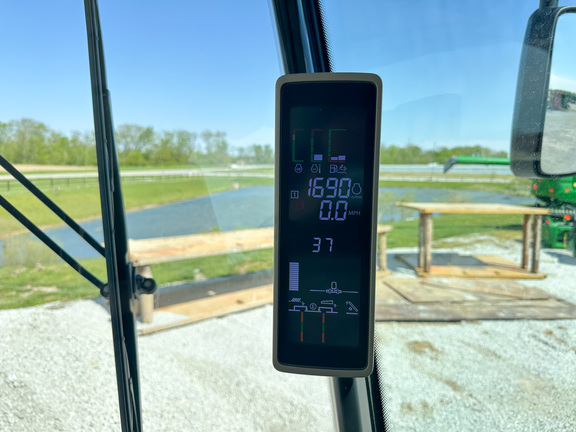 2022 John-Deere S780