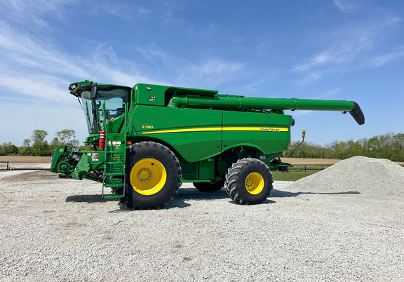 2022 John-Deere S780