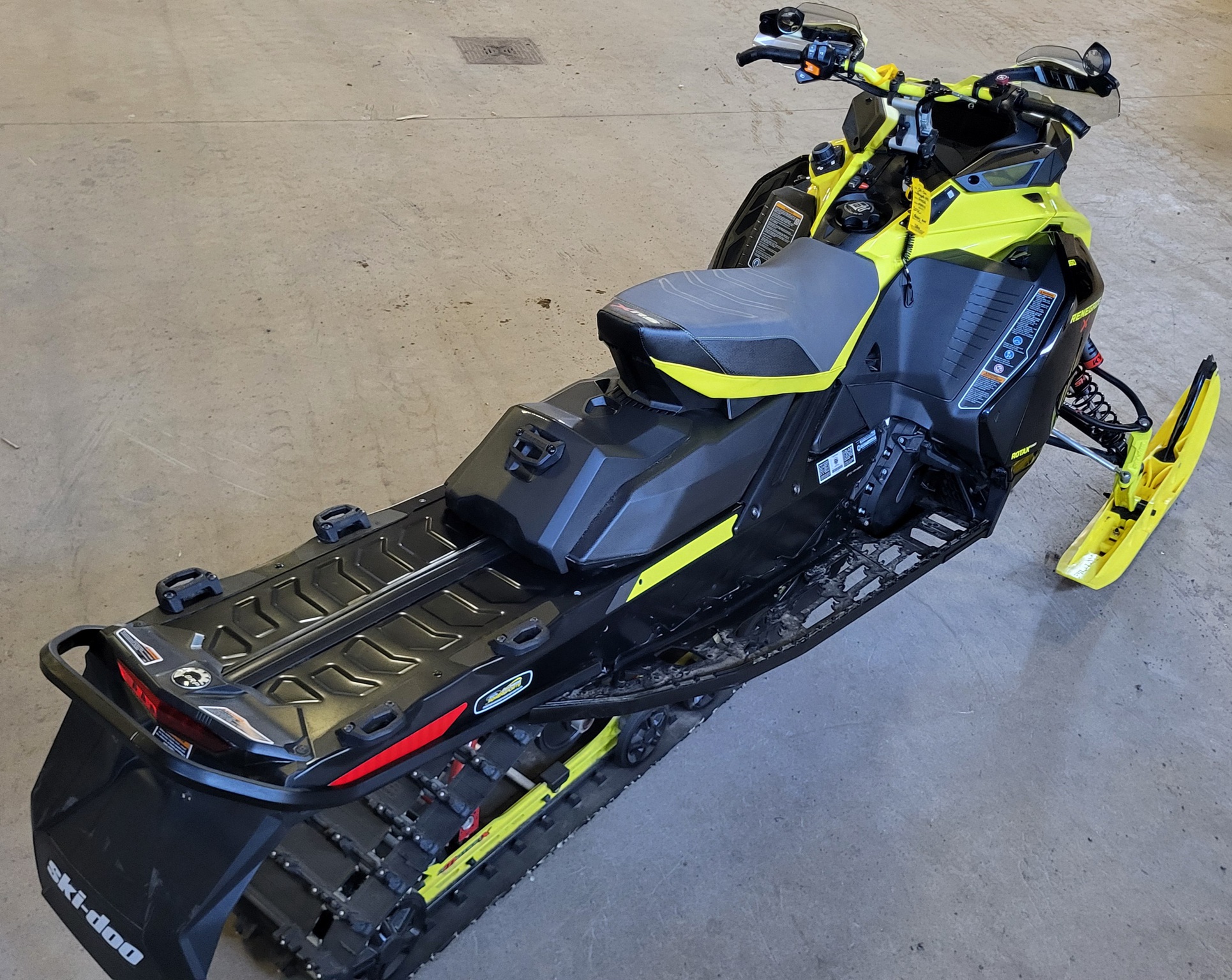 2022 Ski Doo Renegade XRS 850  DEMO Image 2