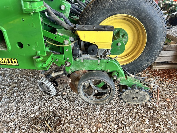 Photo of 2017 John Deere 1775NT