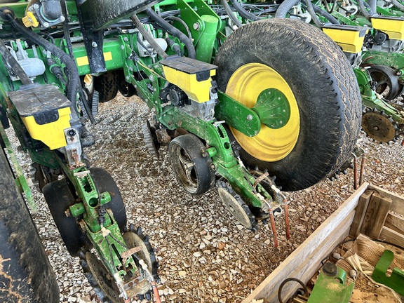 Photo of 2017 John Deere 1775NT