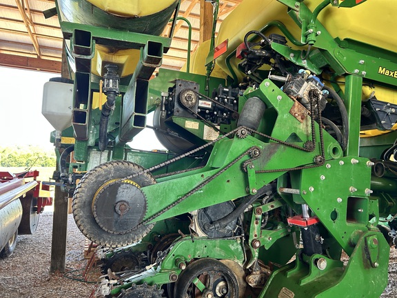 Photo of 2017 John Deere 1775NT