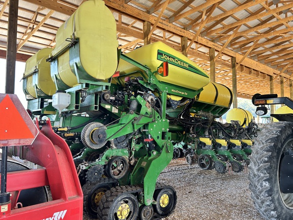 Photo of 2017 John Deere 1775NT
