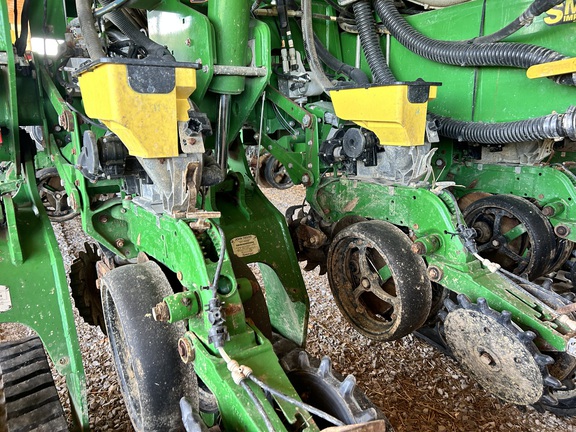 Photo of 2017 John Deere 1775NT