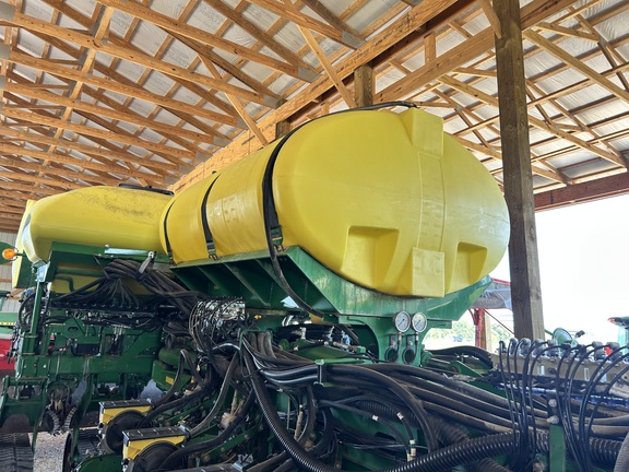 Photo of 2017 John Deere 1775NT