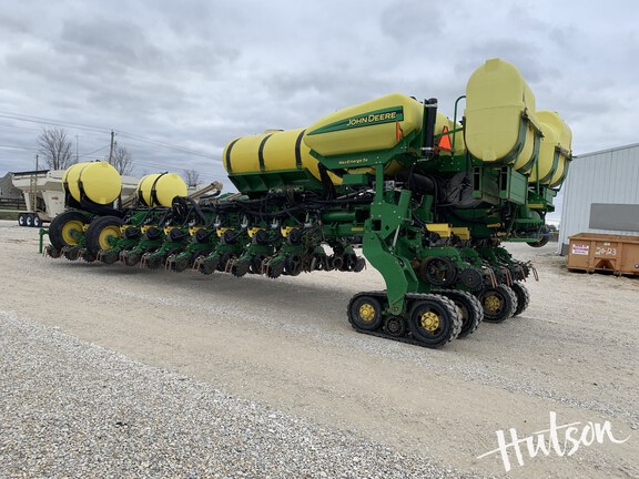 Photo of 2017 John Deere 1775NT