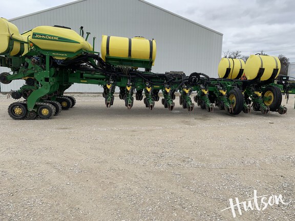 Photo of 2017 John Deere 1775NT