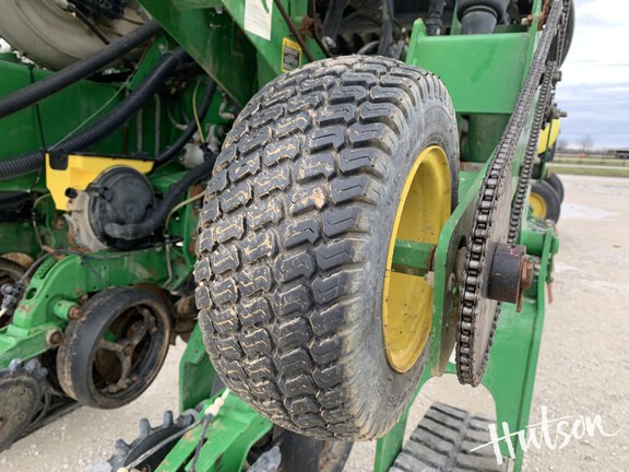 Photo of 2017 John Deere 1775NT