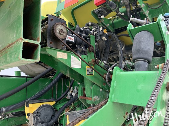 Photo of 2017 John Deere 1775NT