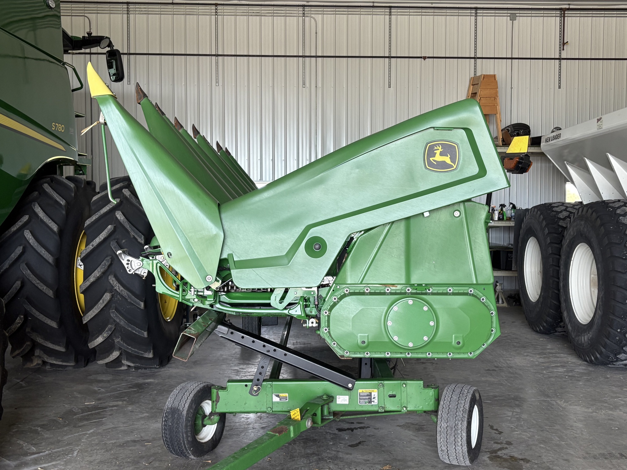 2023 John Deere C8R Image 1