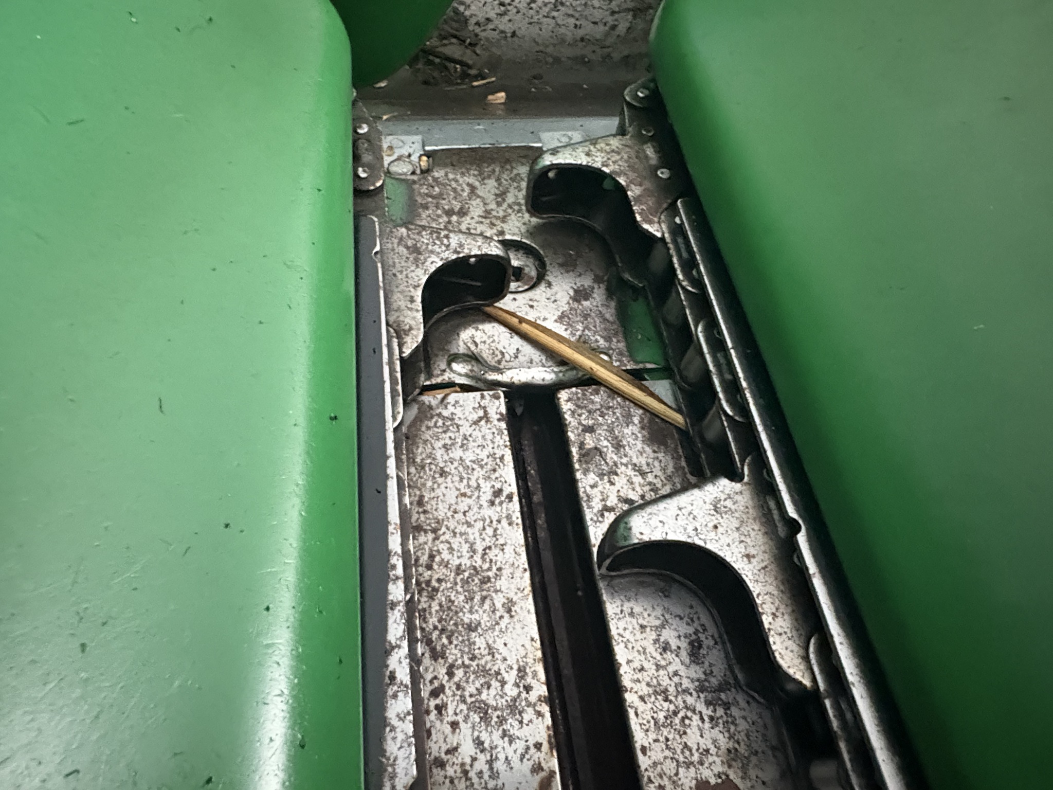 2023 John Deere C8R Image 24