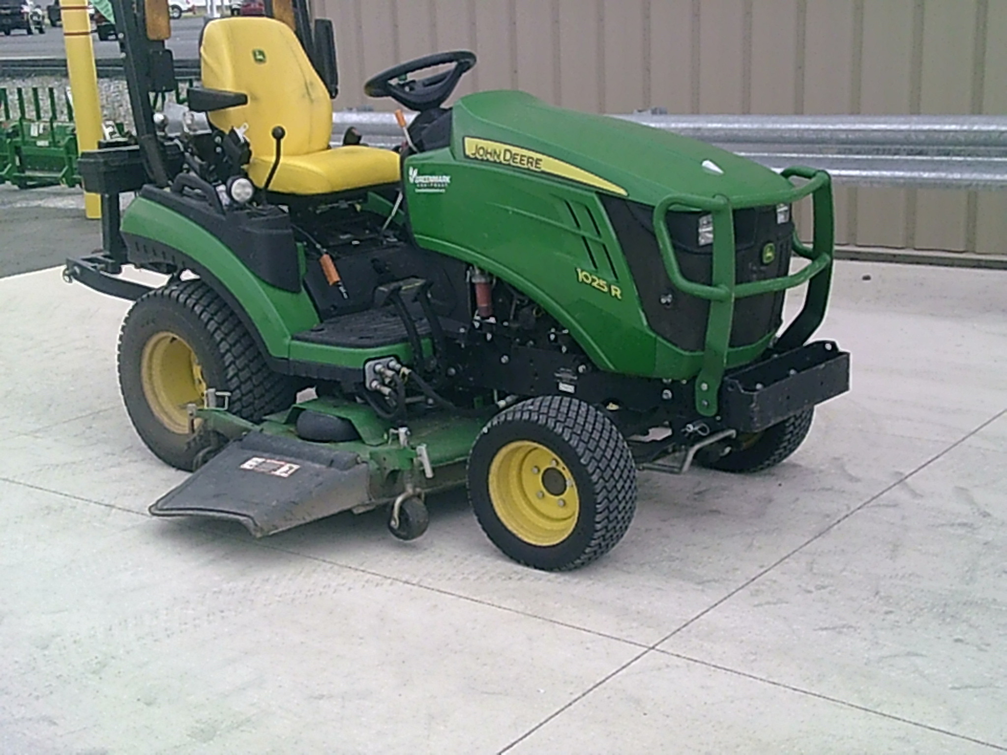 2023 John Deere 1025R Image 1