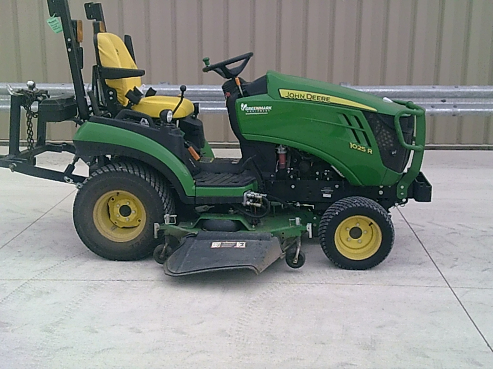 2023 John Deere 1025R Image 2