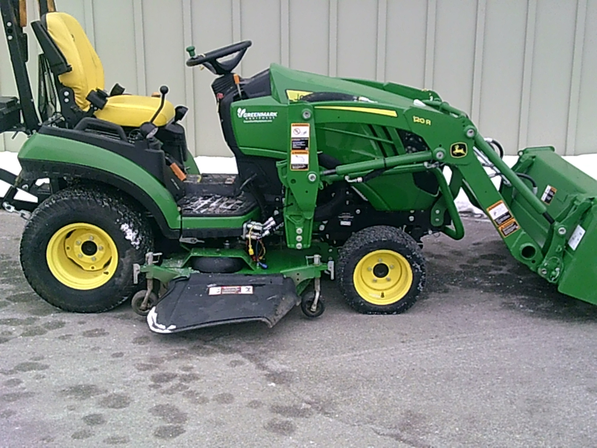 2023 John Deere 1025R Image 2