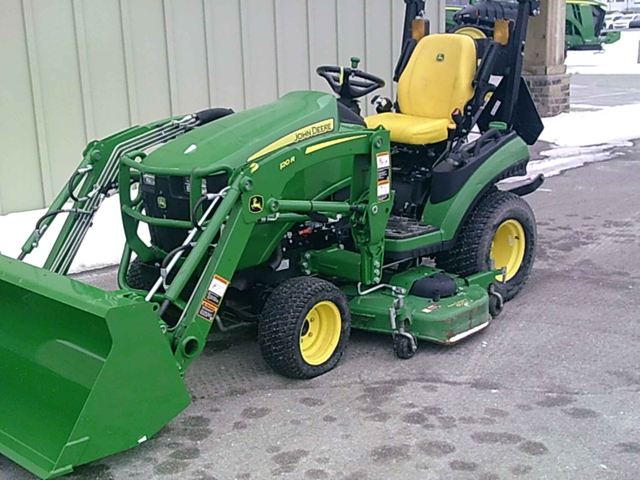 2023 John Deere 1025R Image 7