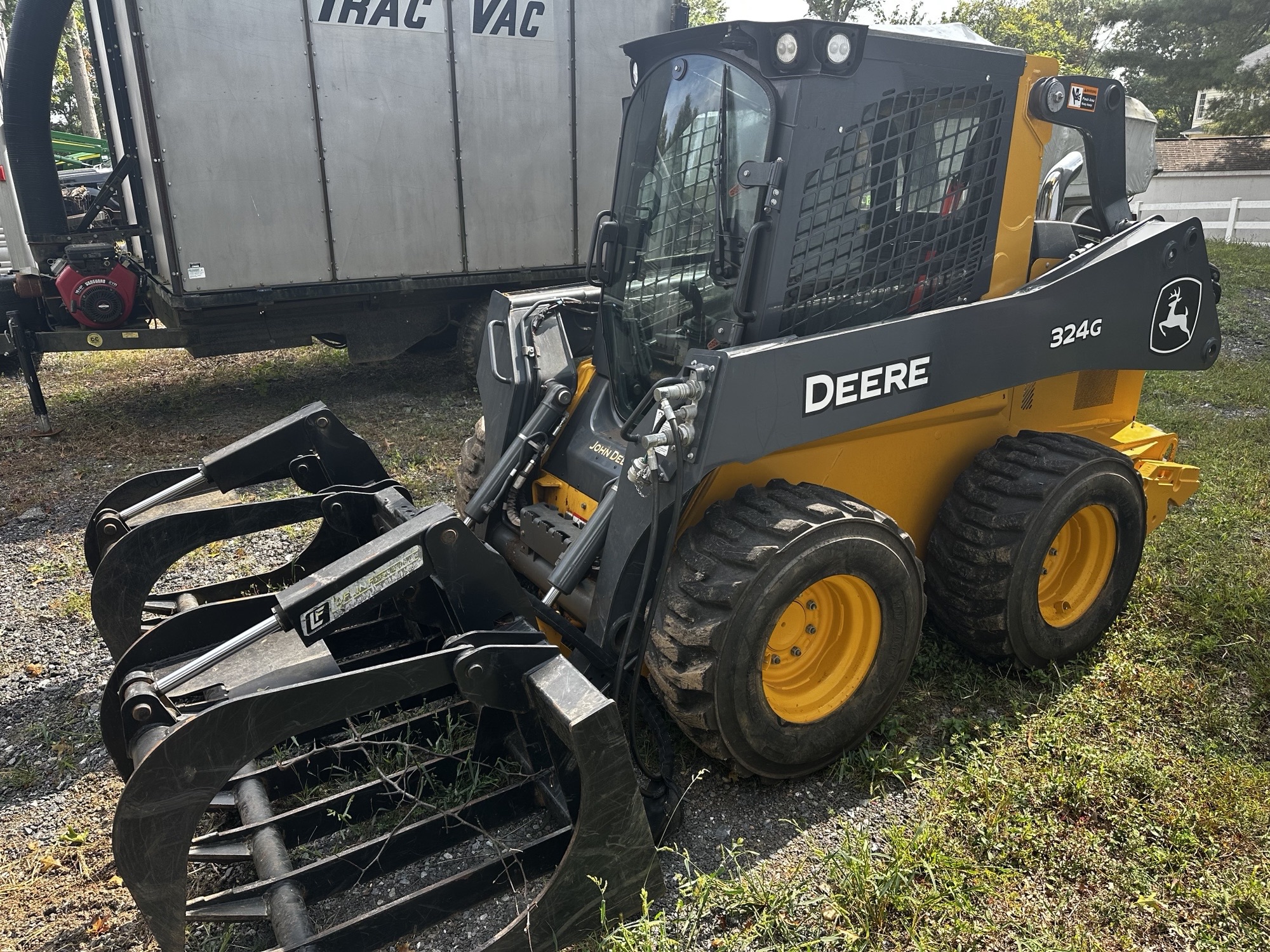 2021 John Deere 324G Image 2